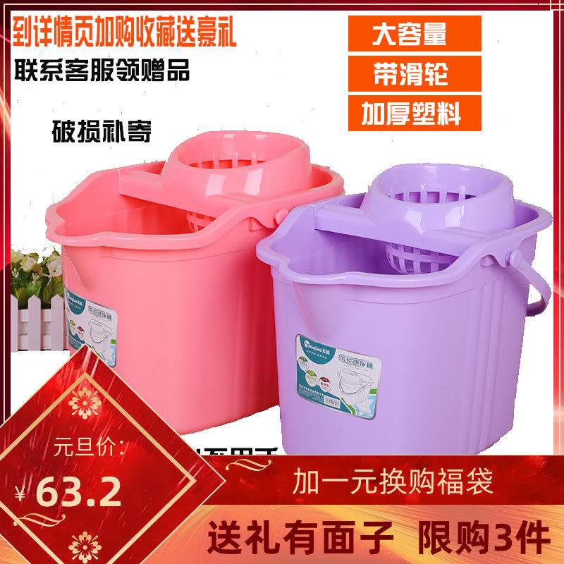 来源:人民日报海外版 本报记者 王 平《人民日报海外版》(2026年02月14日 第 04 版)图为一名女士在香港利东街与新春装饰“桃花树”合影