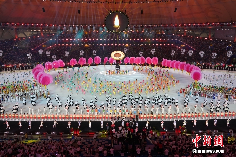成都大运会开幕式以青春追梦为主题 融合蜀锦蓉