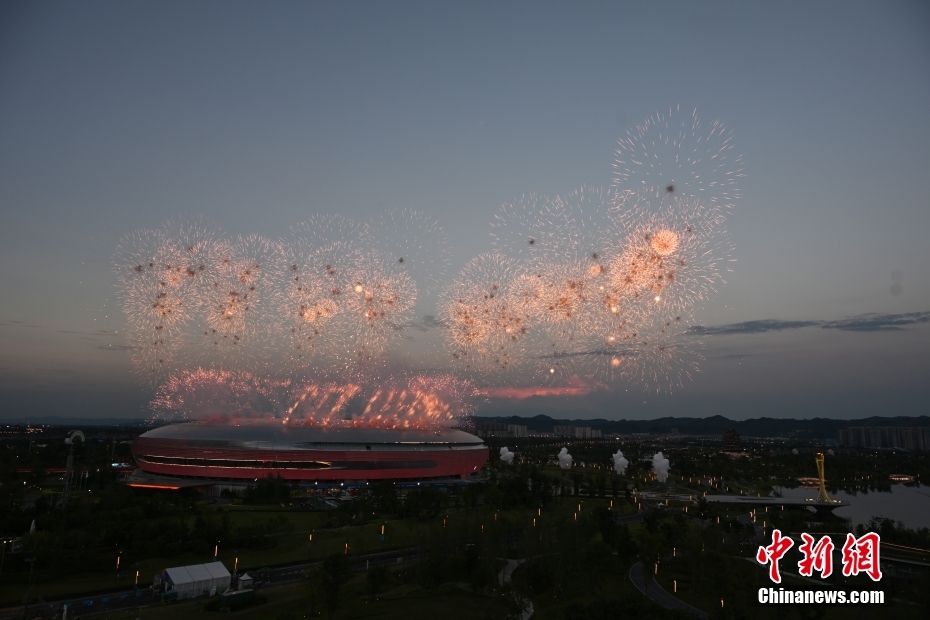 成都大运会开幕式以青春追梦为主题 融合蜀锦蓉