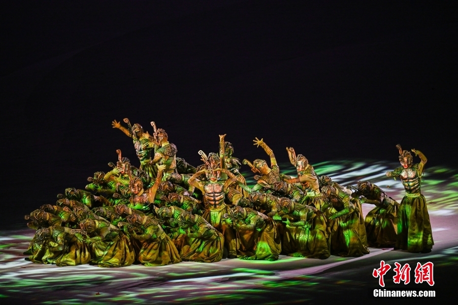 成都大运会开幕式以青春追梦为主题 融合蜀锦蓉