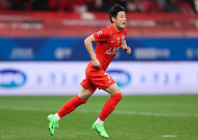 武磊8分钟双响打破302天球荒引国足回归热议