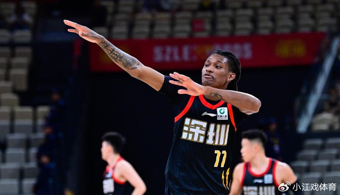 深圳队五连胜登顶积分榜，反超广东队冲击四强