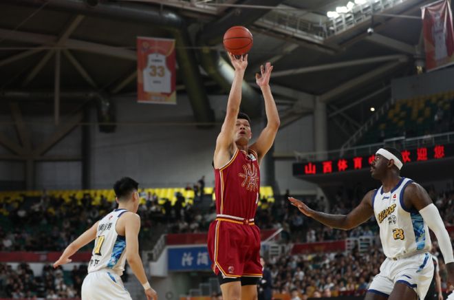 残阵广厦客场不敌山西遭两连败 主帅被驱逐成转