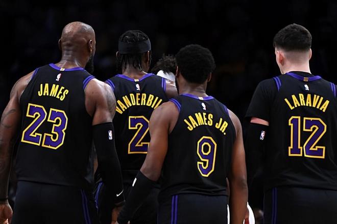 湖人两连胜锁定系列赛优势 拉拉维亚防守成关键