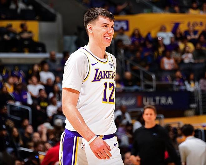 湖人两连胜锁定系列赛优势 拉拉维亚防守成关键