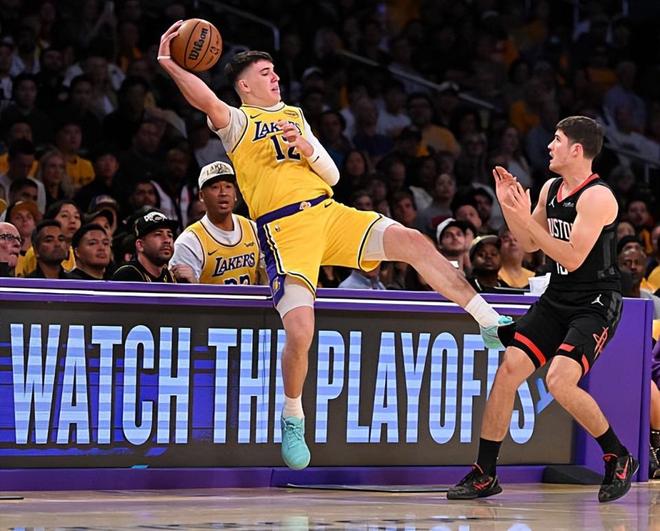 湖人两连胜锁定系列赛优势 拉拉维亚防守成关键