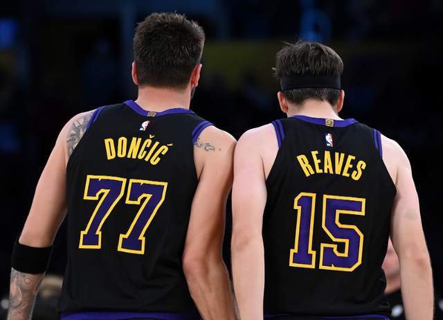 多诺万离任公牛主帅引热议 亚历山大斩获关键球